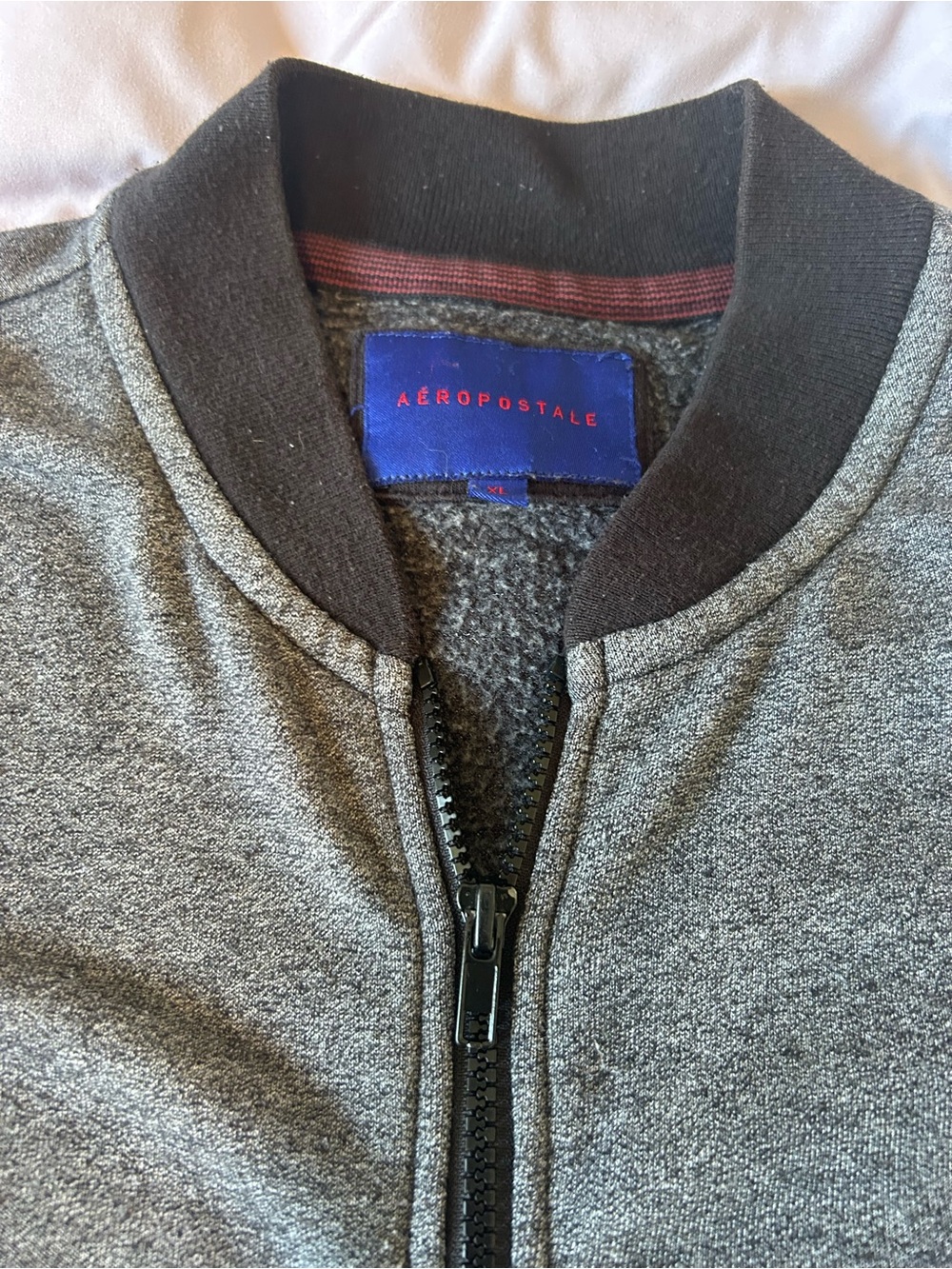 Retrofit Men's Gray Zip-Up Sweater Jacket with Black Collar